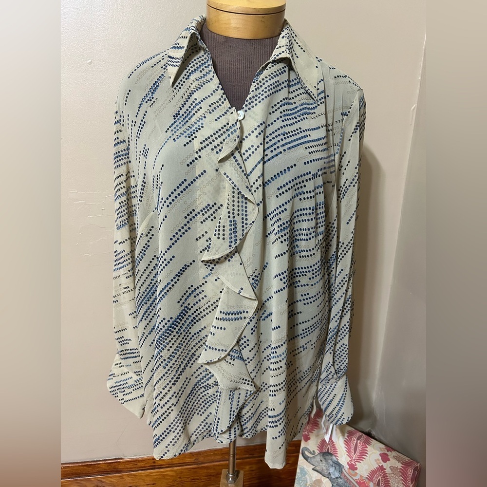 Sheer Office Career Wear Button Down With A Ruffle Front Detain Blouse Size 18 — image 2 of 8